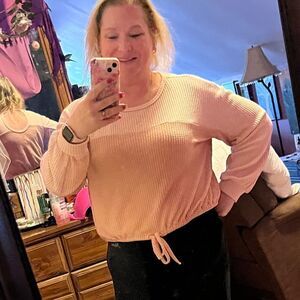 Hollister Medium Peach Pink Sweater Cropped Open Back